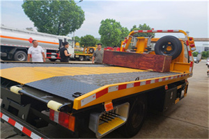 嘉定区附近拖车电话号码服务